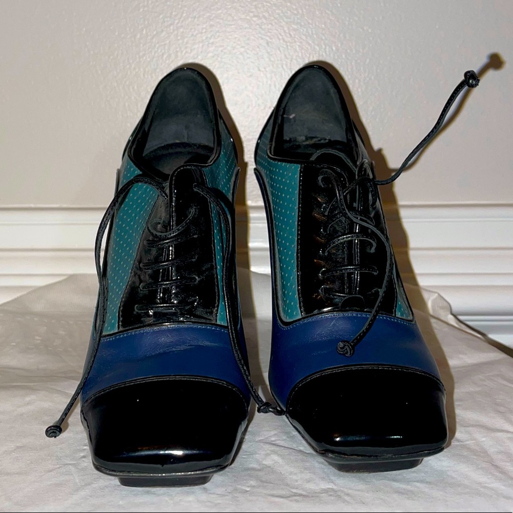 Escada Sport AB246 lace up Heels pump